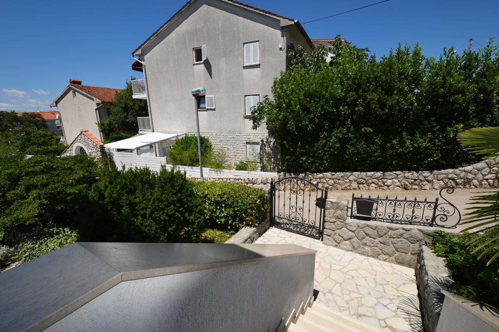 Apartments Drago Malinska Exterior photo